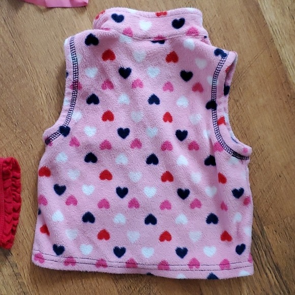 Carter's Girls 4 Piece Mix and Match Heart Outfit -Vest, onesie, Pants, Headband - Picture 7 of 14